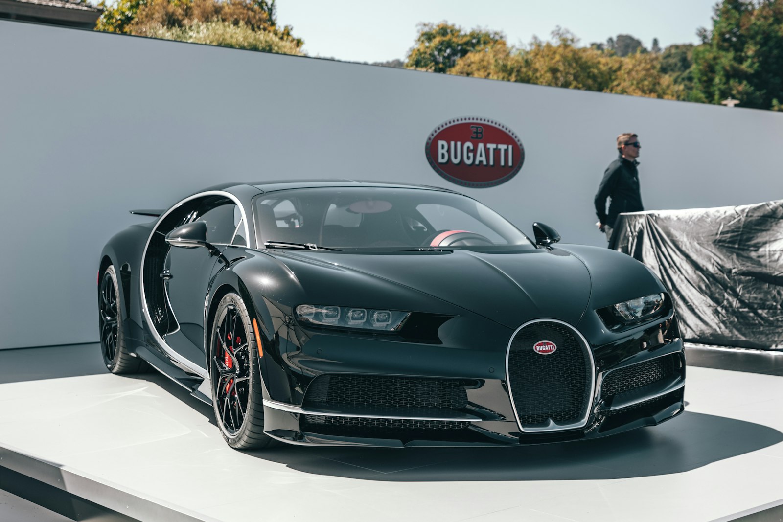 Bugatti negru cu gri